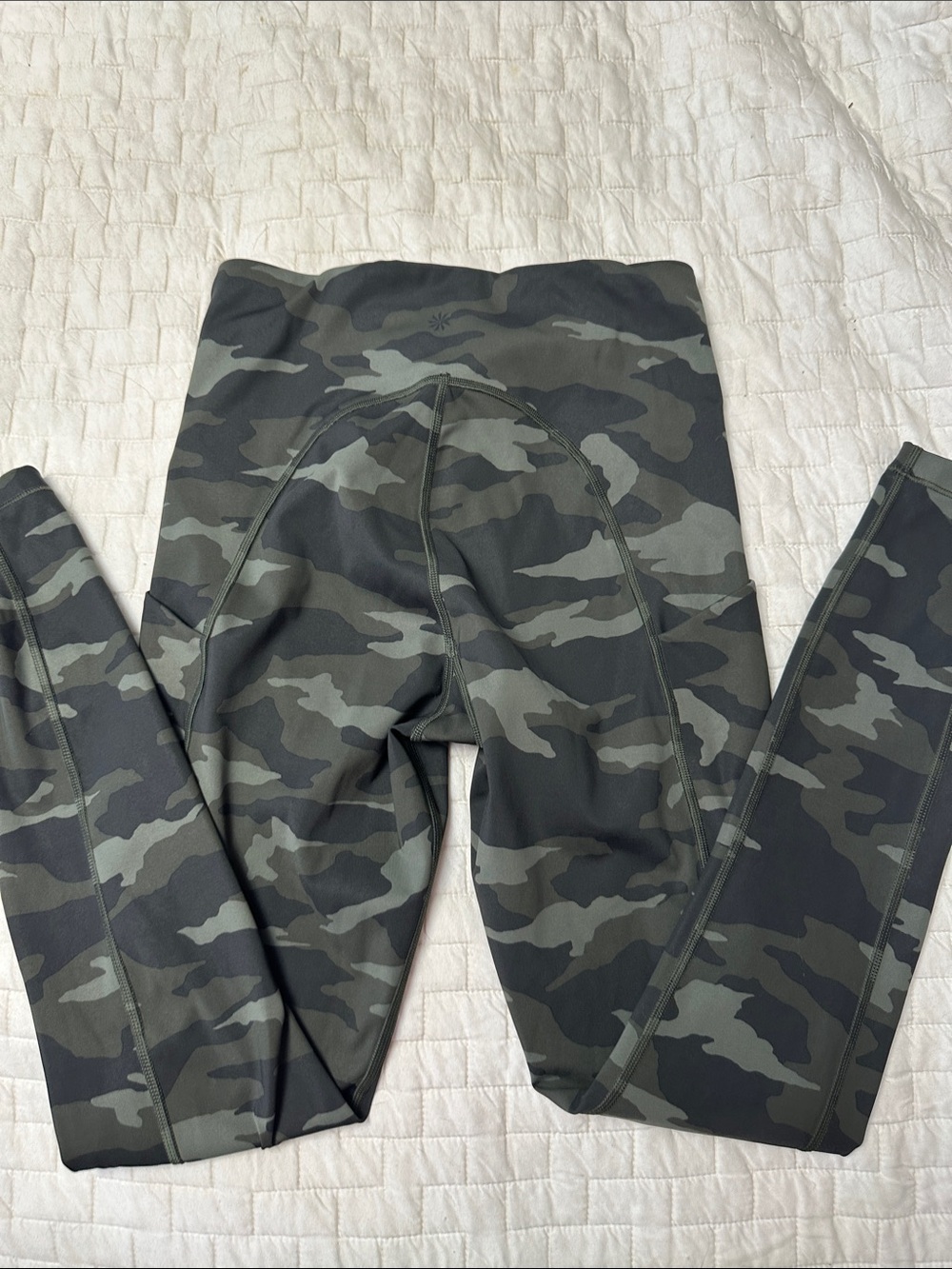 Athleta Ultimate Camp 7/8 tight  High-Waist Leggings - Black/Green/Grey